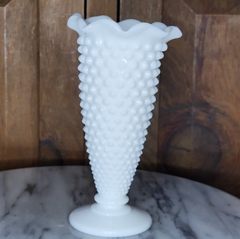 Smith Milk Glass Vase - Picture 6 of 9